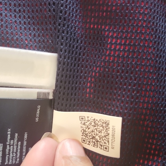 Tommy Hilfiger Red Ski Jacket with Black and White Stripes - Picture 11 of 13